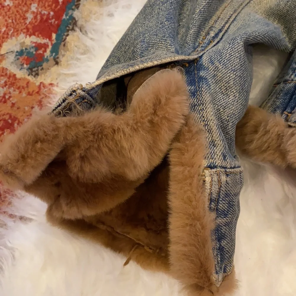 Dolce&Gabbana reversible Jean /MinkJacket
Vintage - Picture 6 of 7